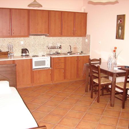 Makronas Apartments Каристос Экстерьер фото