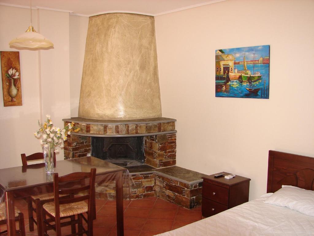 Makronas Apartments Каристос Экстерьер фото