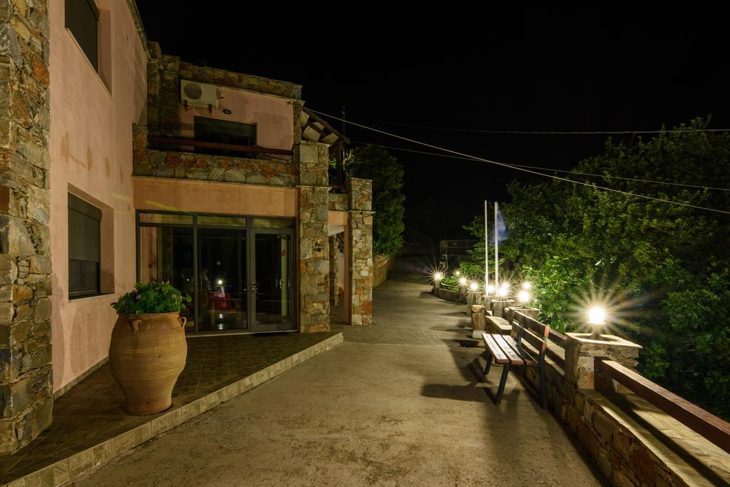 Makronas Apartments Каристос Экстерьер фото