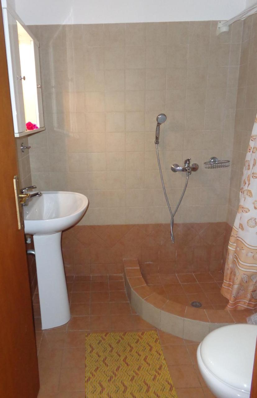 Makronas Apartments Каристос Экстерьер фото