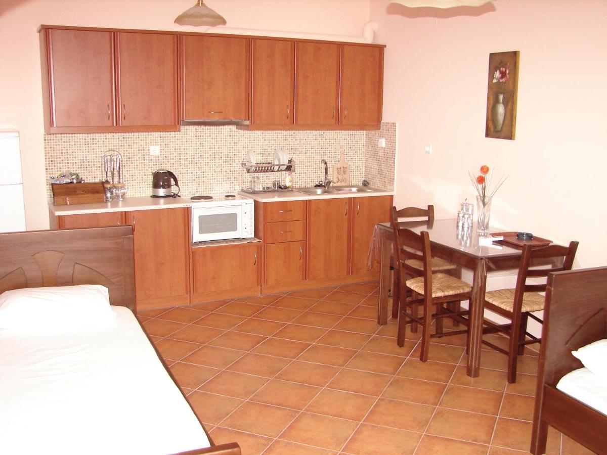 Makronas Apartments Каристос Экстерьер фото